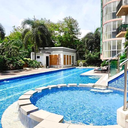 Lancris Residences 2 Bedroom Entire Apartment Near Airport With Pool Paranaque City 외부 사진
