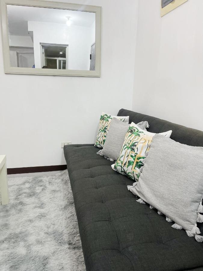 Lancris Residences 2 Bedroom Entire Apartment Near Airport With Pool Paranaque City 외부 사진