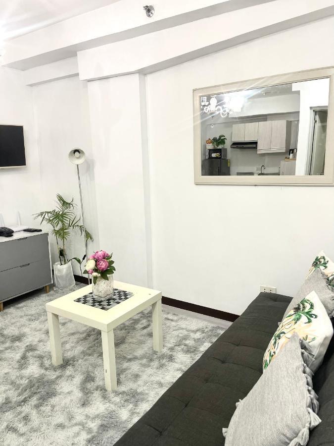 Lancris Residences 2 Bedroom Entire Apartment Near Airport With Pool Paranaque City 외부 사진