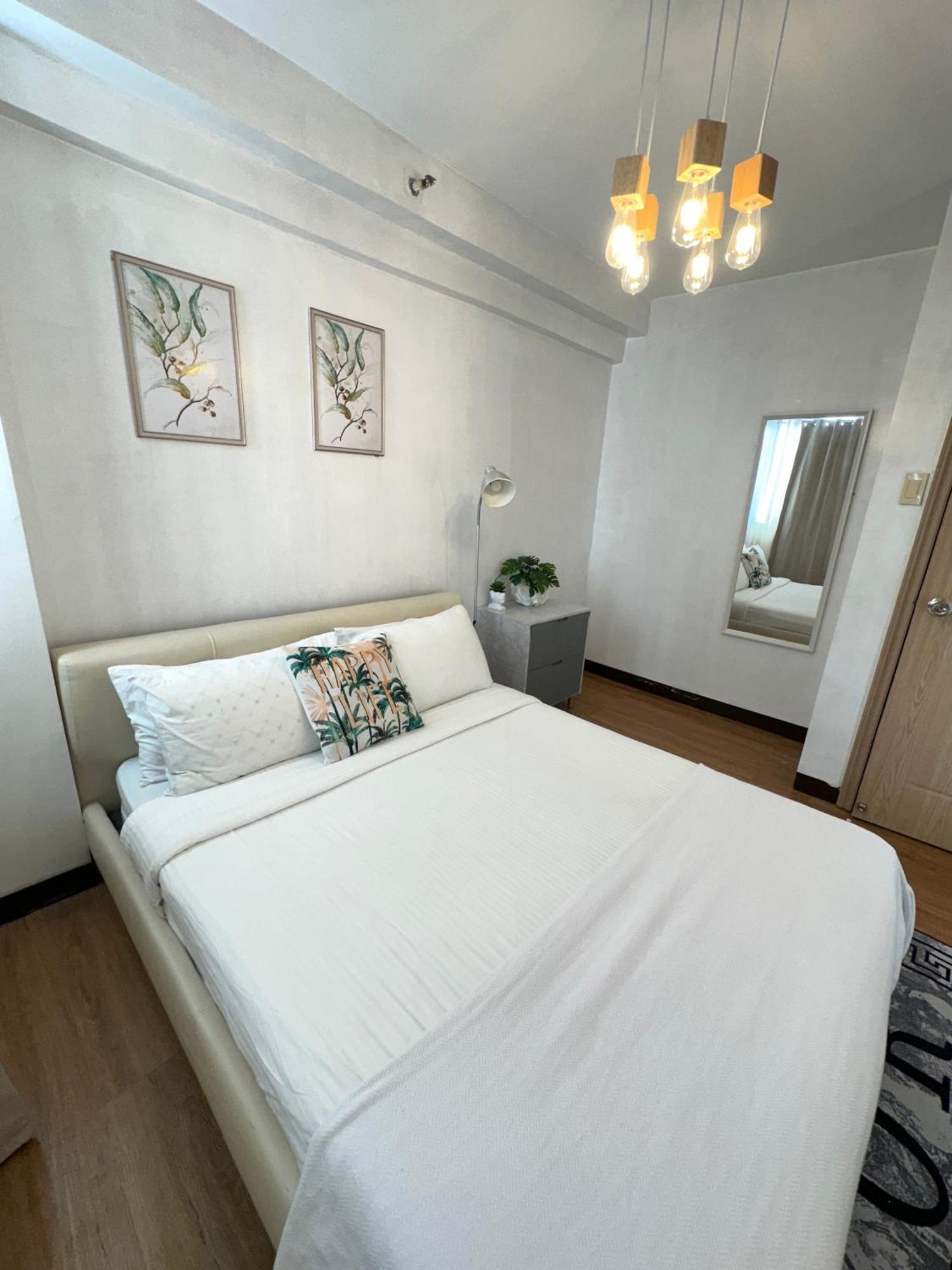 Lancris Residences 2 Bedroom Entire Apartment Near Airport With Pool Paranaque City 외부 사진