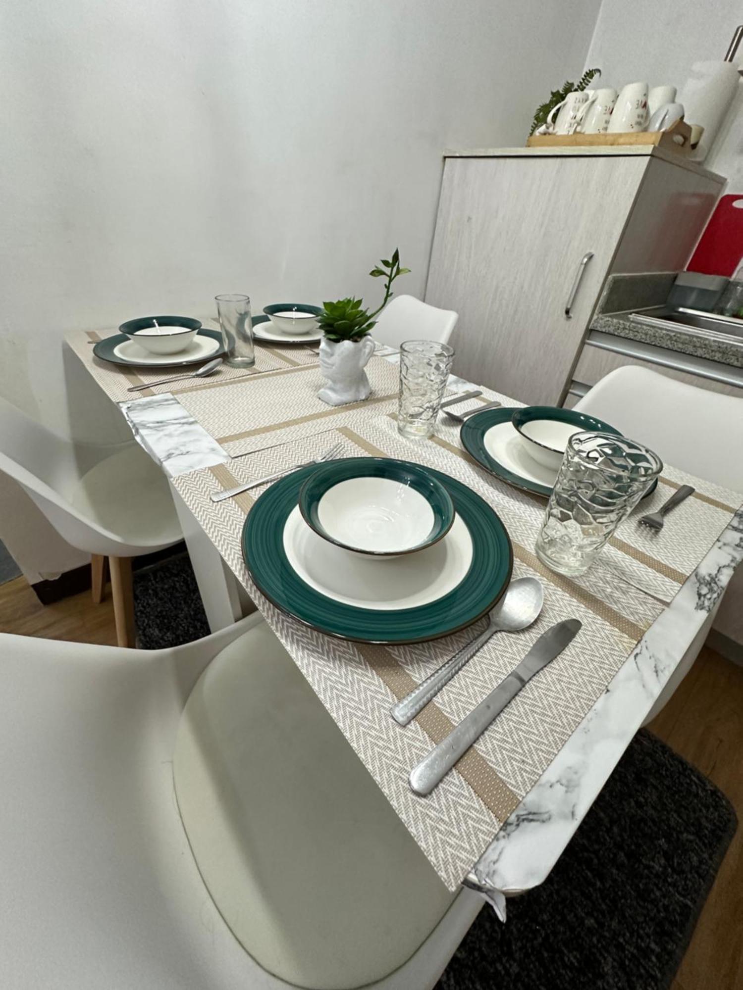 Lancris Residences 2 Bedroom Entire Apartment Near Airport With Pool Paranaque City 외부 사진