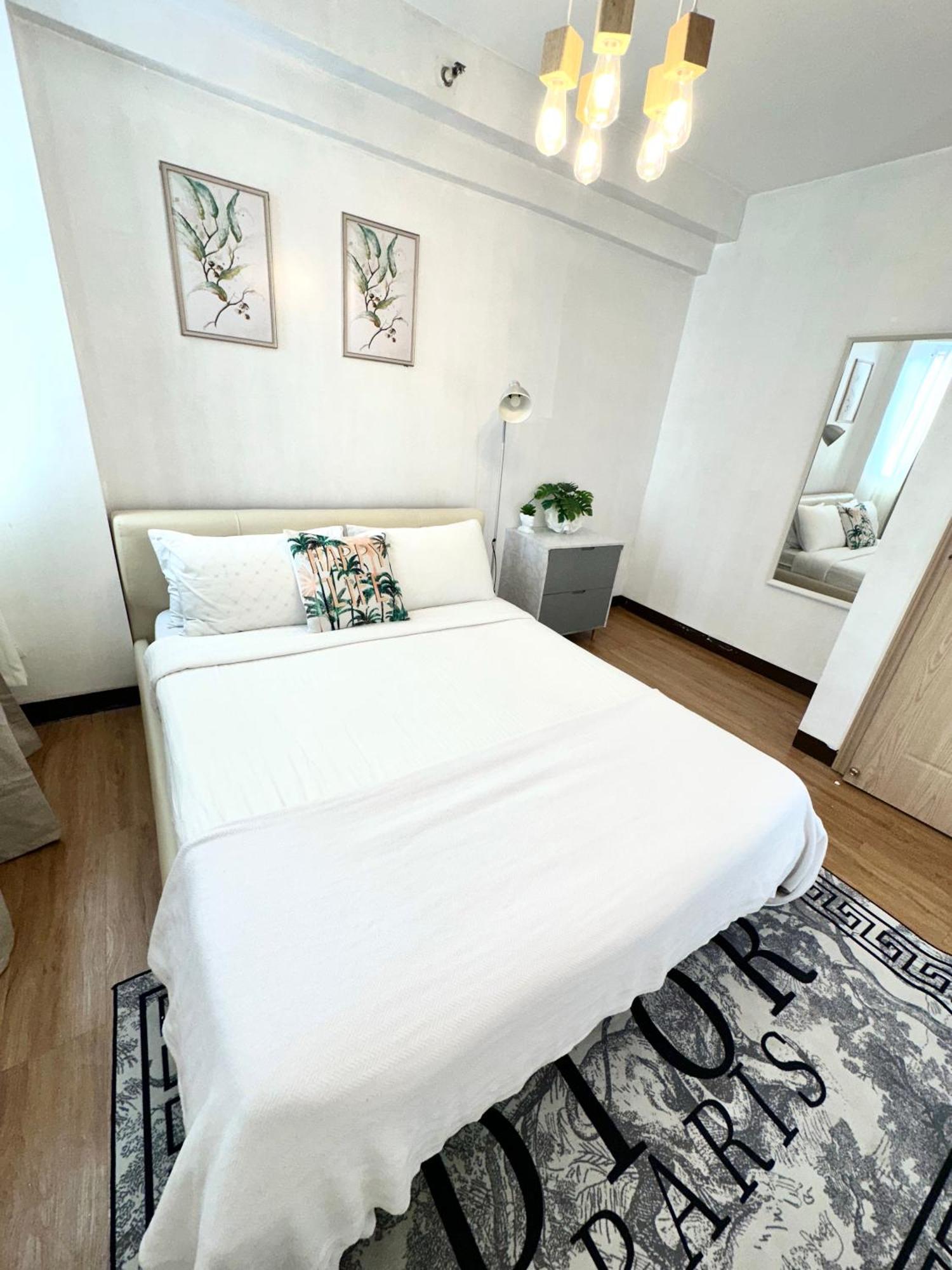 Lancris Residences 2 Bedroom Entire Apartment Near Airport With Pool Paranaque City 외부 사진